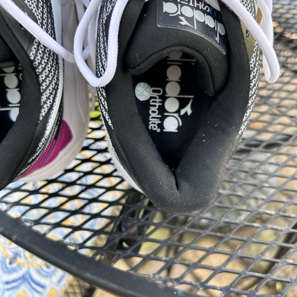 Women’s Diadora Black and Pink Athletic Shoes with Breathable Mesh - Picture 5 of 9